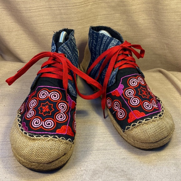 Hand Crafted Shoes - Handmade brocade/embroidered slipon burlap booties